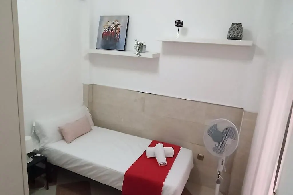 Acogedor Apartamento ¡A 10 Minutos Del Centro De Malaga! Apartment 0*, Malaga